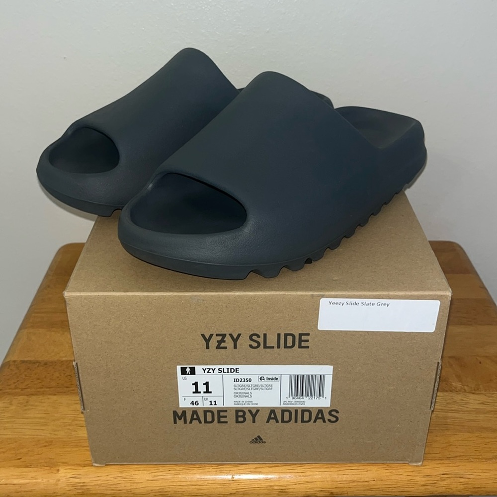 Yeezy Slide Slate Grey